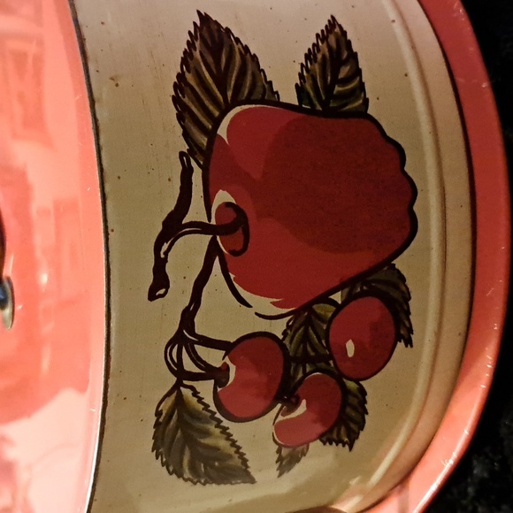 A true vintage cake taker. - Picture 3 of 8